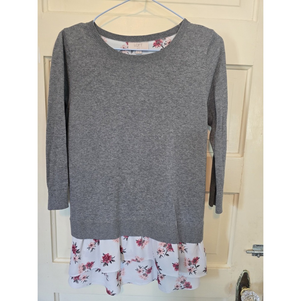 LOFT Outlet Petite Women XSP Sweater Blouse Floral Slit Back Gray 3/4 Sleeve Top